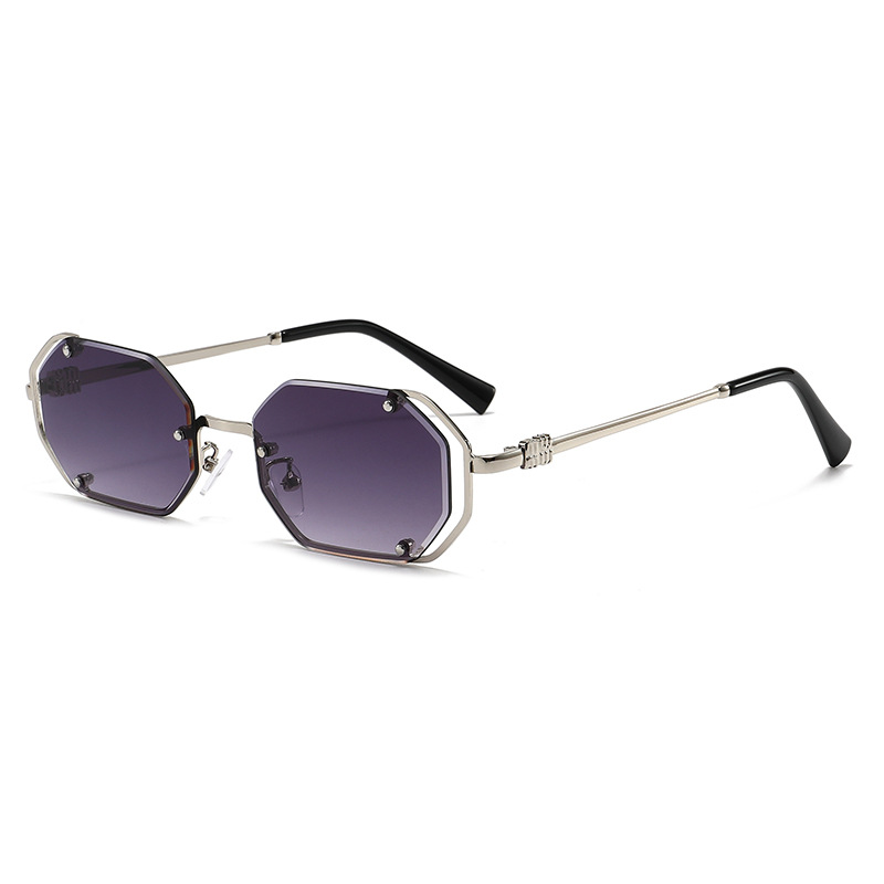 Occhiali da sole poligonali in - Women Fashion Pose recensione e prezzo