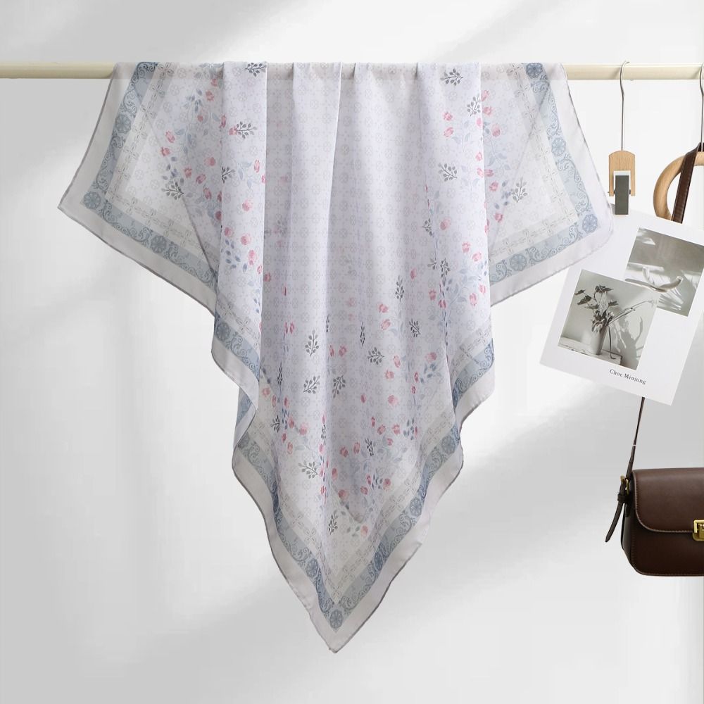 Sciarpa Quadrata con Stampa Fl - Women Fashion Malaysia recensione e prezzo